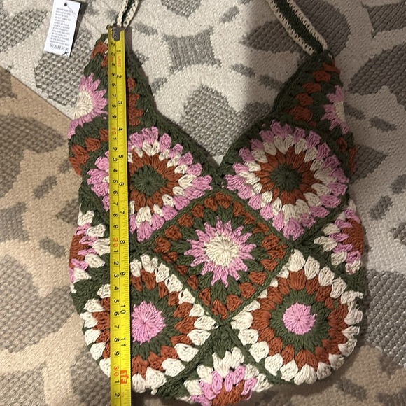 Urban Outfitters Lara Crochet Granny Square Shoulder Bag NEW - Picture 7 of 7